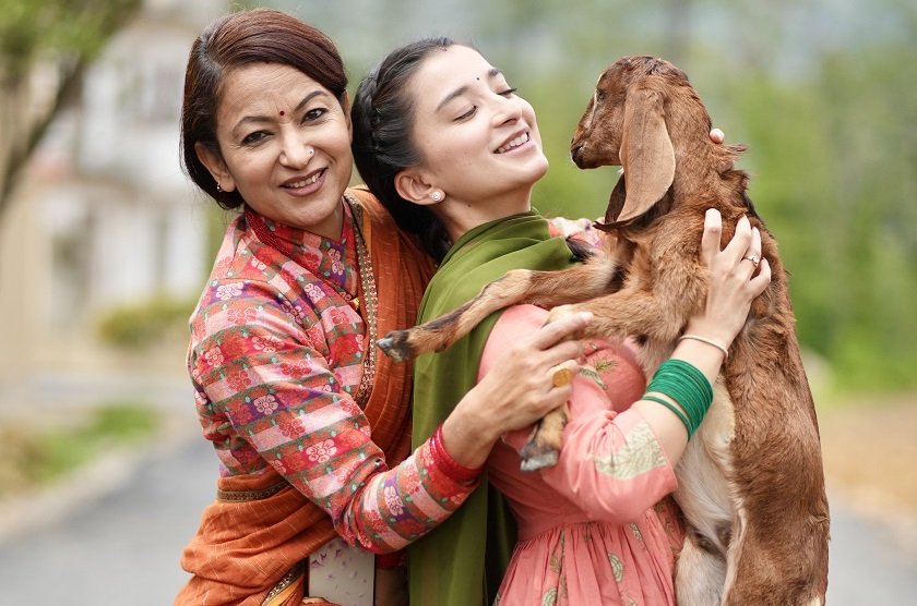 एउटै फिल्ममा देखिँदै आमाछोरी झरना र सुहाना