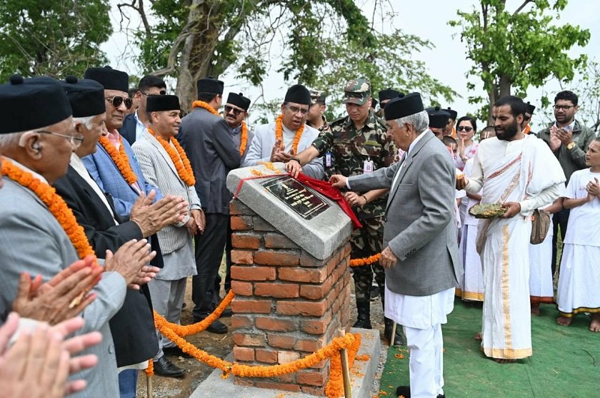 राष्ट्रपतिले गरे भानु साहित्य उद्यानको शिलान्यास