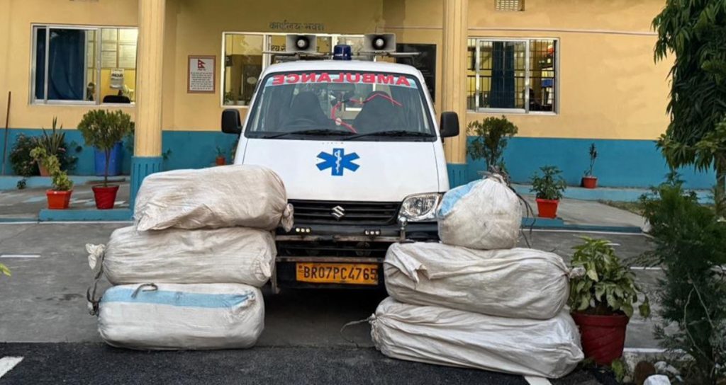भारतीय नम्बरको एम्बुलेन्ससहित १४८ किलो गाँजा बरामद