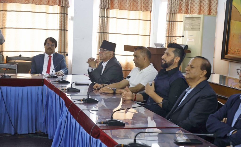 सर्वदलीय बैठकमा प्रचण्ड : प्रधानमन्त्रीले तत्काल सर्वदलीय संवाद थाल्नुपर्छ