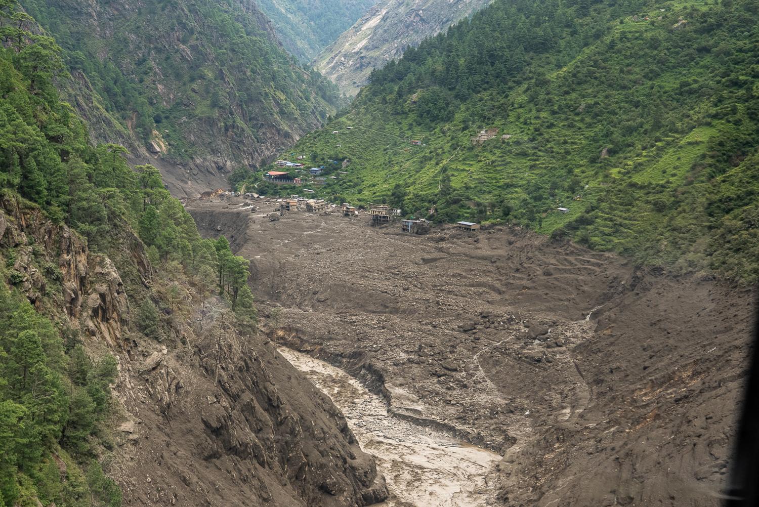 रसुवा बाढी : चितवनमा पहिचान हुन नसकेका शव जमिनमुनि व्यवस्थापन गरिने